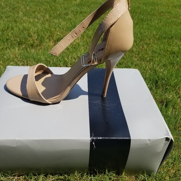 Mossimo Heels - Picture 3 of 6